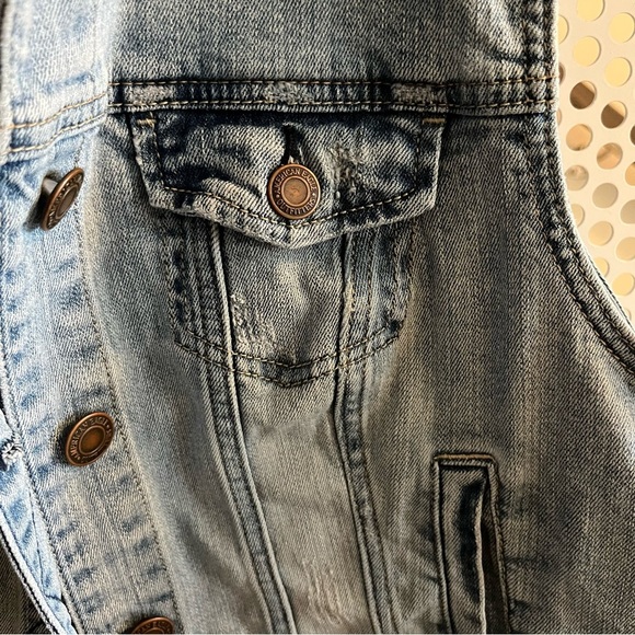 American Eagle Outfitters Denim Vest Size Medium GUC - Picture 3 of 8